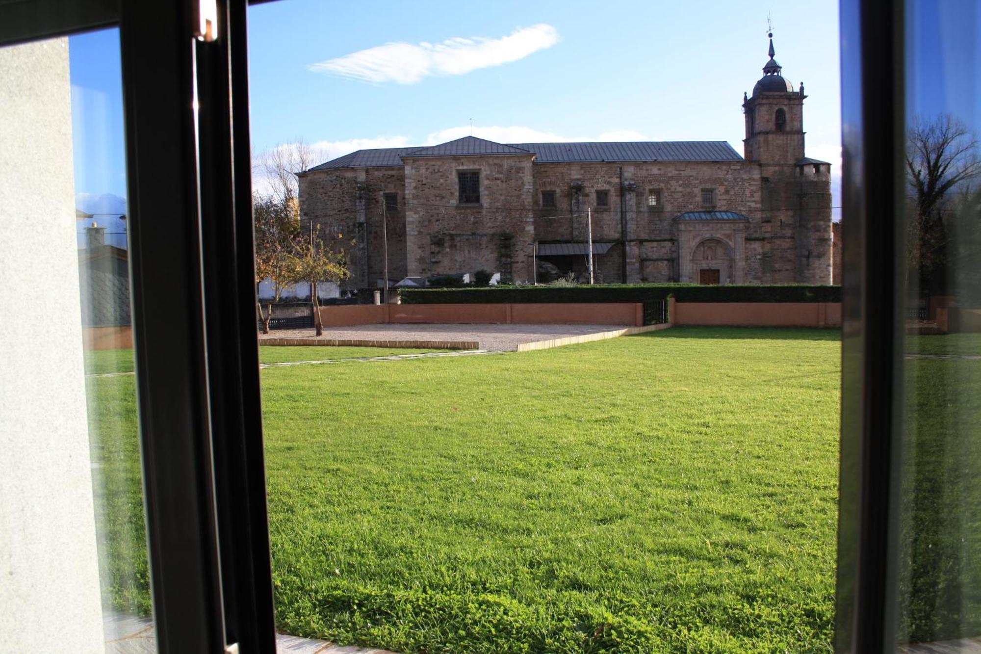 Alojamiento Ubaldo Nieto Carracedo del Monasterio Eksteriør bilde